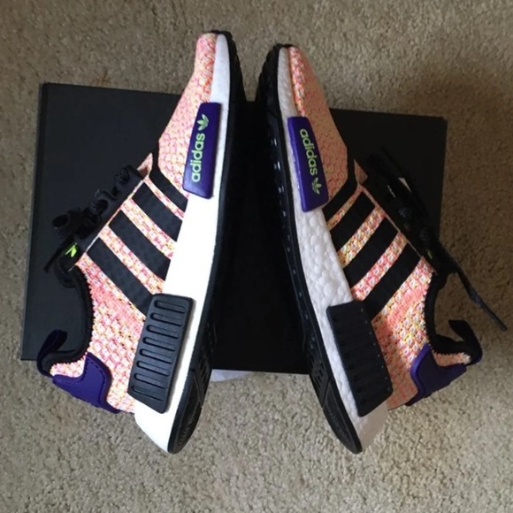 😍Adidas NMD R1 Solar Yellow - Picture 2 of 8